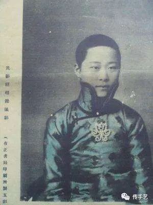 听过“塑身衣”,听过“塑脸领”吗?民国显瘦第一神器