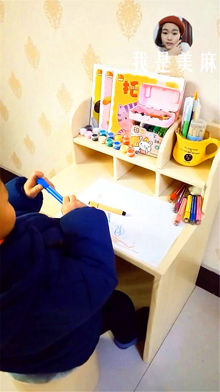 爸爸自制儿童书桌,废纸箱做书桌图片大全