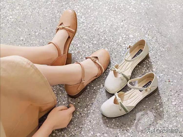 日系复古白色圆头鞋搭配,超级清新百搭的鞋款充满着高级感