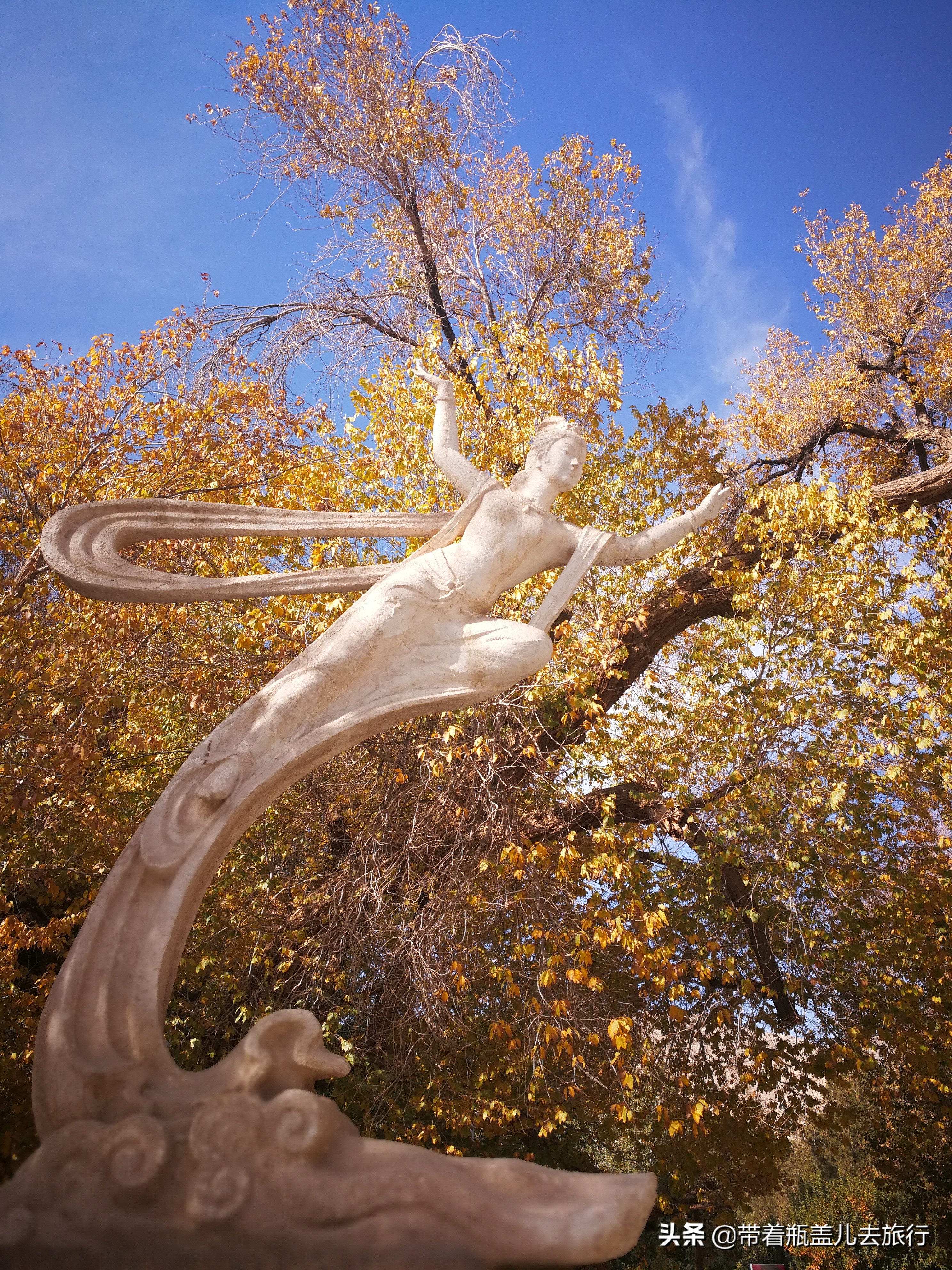 敦煌莫高窟如何游玩，十四张图片带你领略丝绸之路上的艺术瑰宝