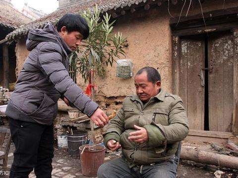 灶台放土的说法,院子放铁锅灶台风水