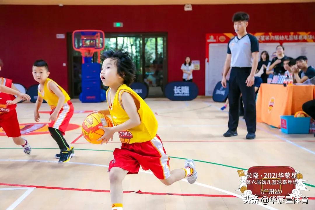 6岁女孩打篮球惊艳全场外网评论,6岁女孩篮球赛场上惊艳全场