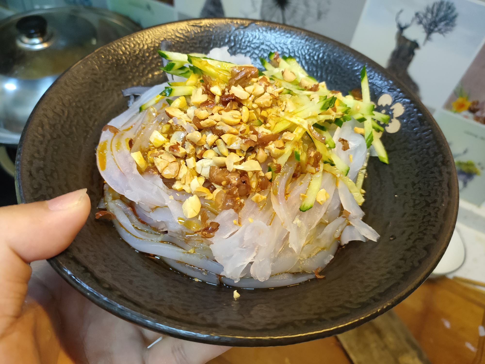 做凉粉水和淀粉比例应多少,用淀粉做凉粉的比例