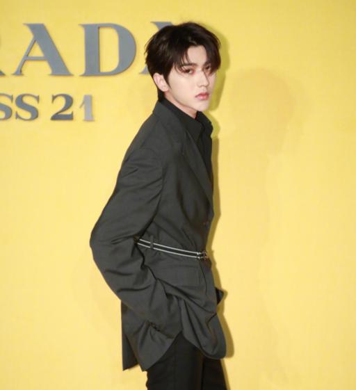 蔡徐坤照片ins高级质感最新,蔡徐坤最新路透生图