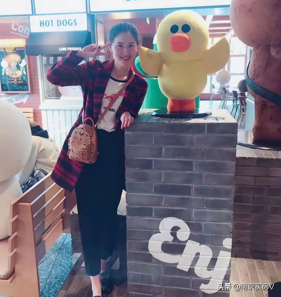 市场冷了?雨核美女销售:品质过硬,房子才能“抗打”