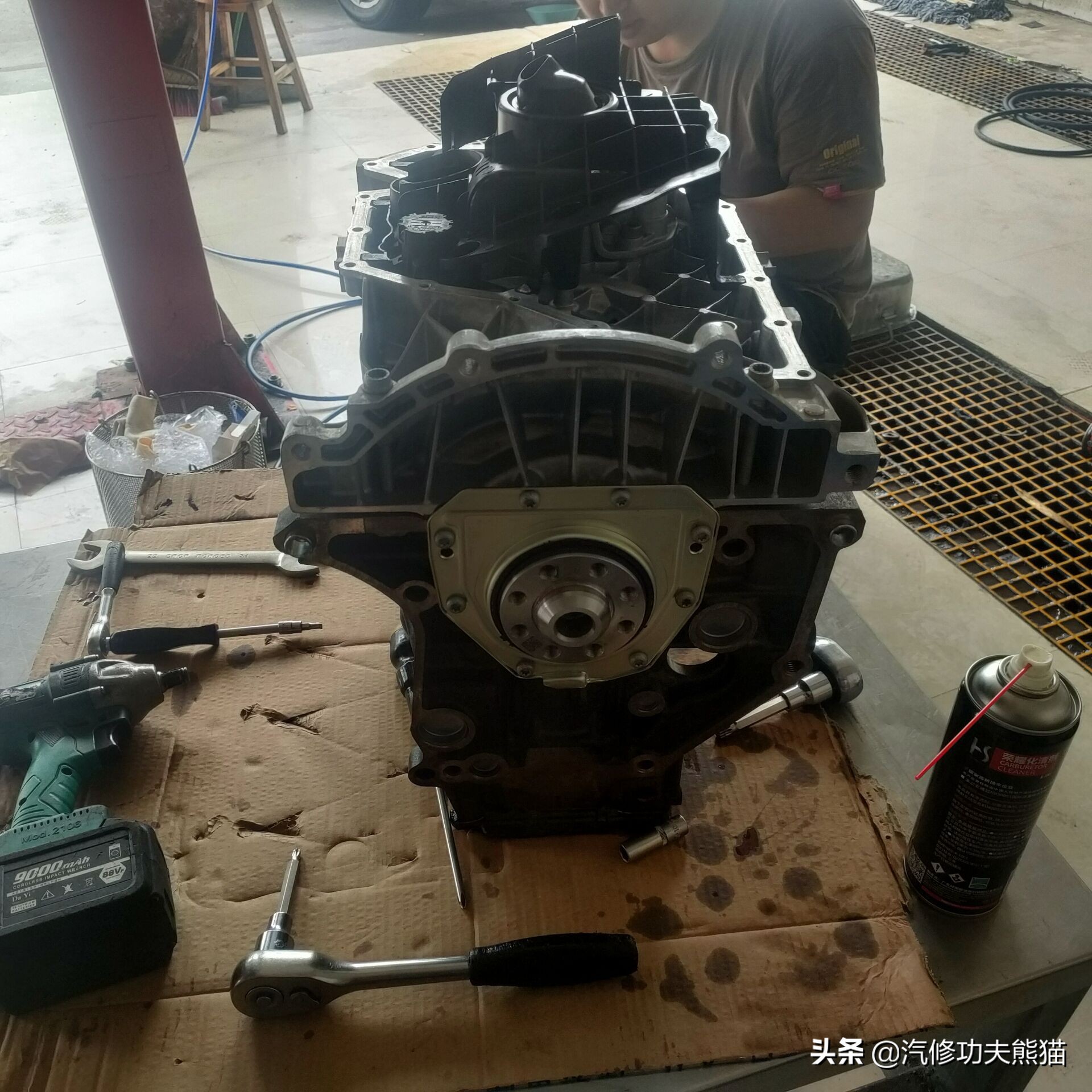 奥迪a4l治理烧机油,a4l奥迪烧机油怎样查