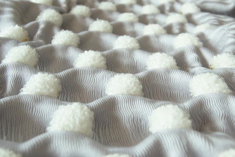 设计师用“纸”做了互动体验式墙纸！网友：不错哦，两天就坏了吧