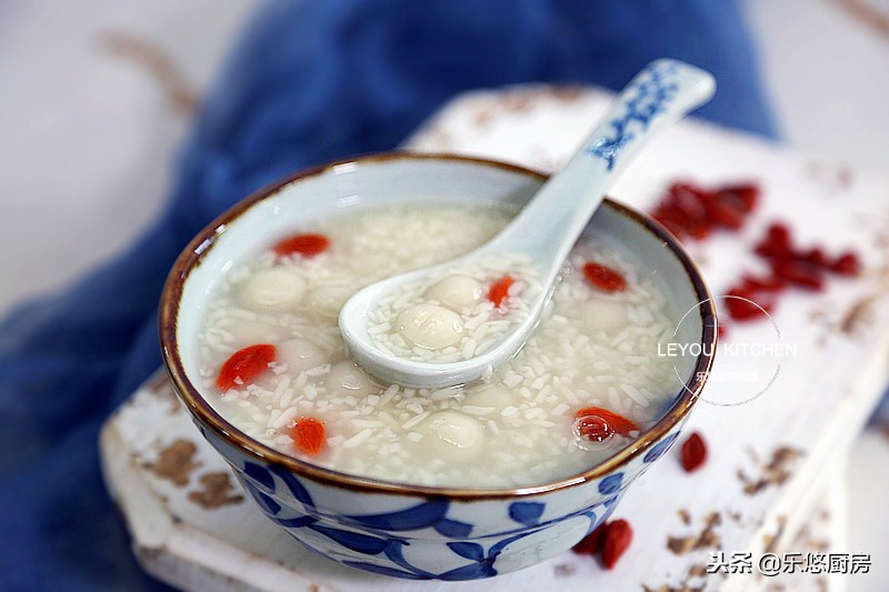 冬至汤圆好吃的做法,冬至一碗热腾腾的汤圆