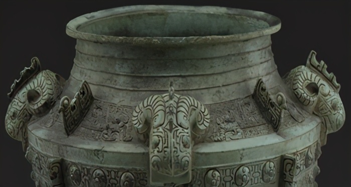 三星堆三号坑出土的青铜神坛文物,三星堆再出土青铜大面具