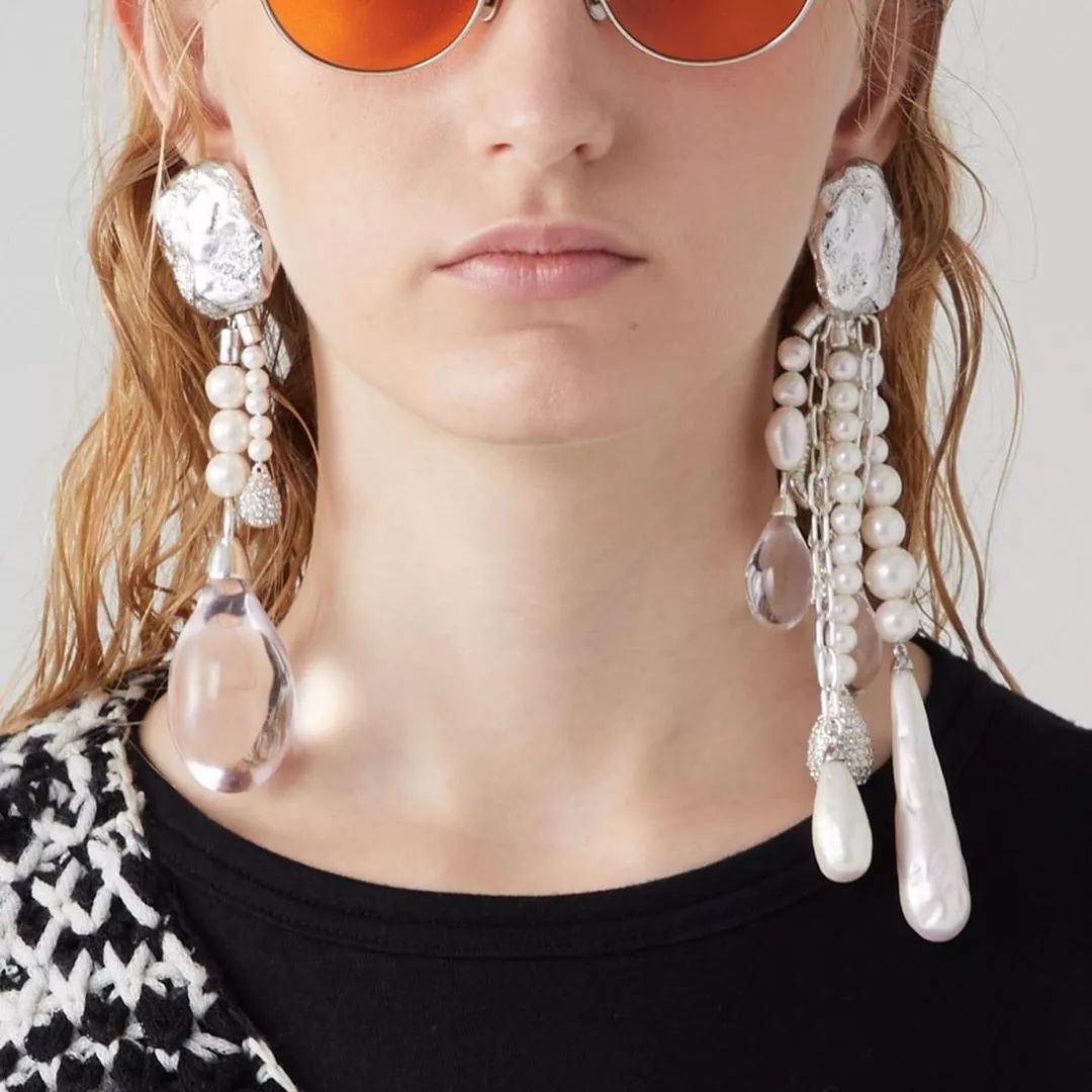 王一博西装复古风,王一博的心头肉