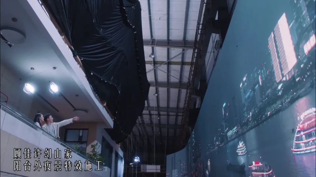 顾佳戴的白金项链,顾佳的手镯多少钱