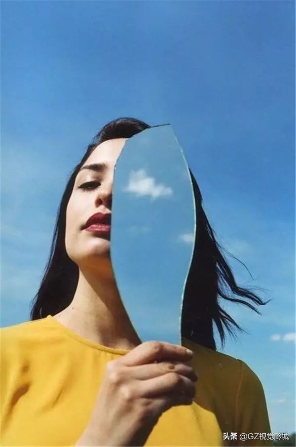 拍照完美避开所有镜头,拍照时怎样克服不看镜头的尴尬感