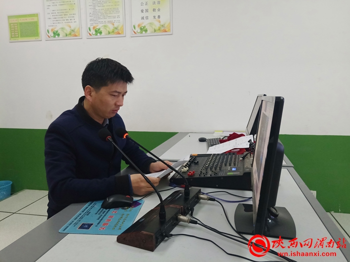 爱心公益暖冬行动,向山区小学爱心捐赠活动