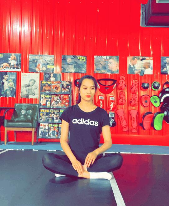 骨盆前倾脊柱侧弯高低肩如何调整,男士高低肩骨盆前倾体态矫正训练