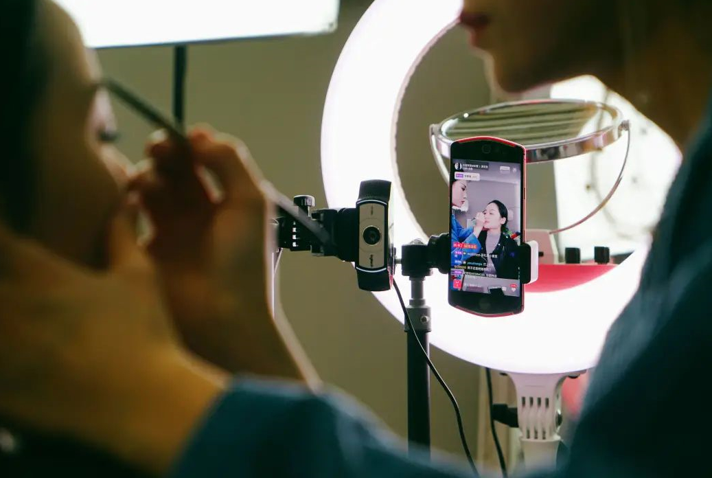 盘点被封杀的无良网红 (曾经被封禁的网红现如今都怎么样)