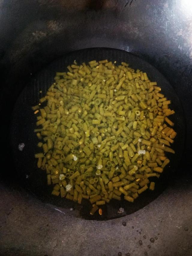 酱腌豆角家常咸菜腌制方法,酱腌豆角家常做法