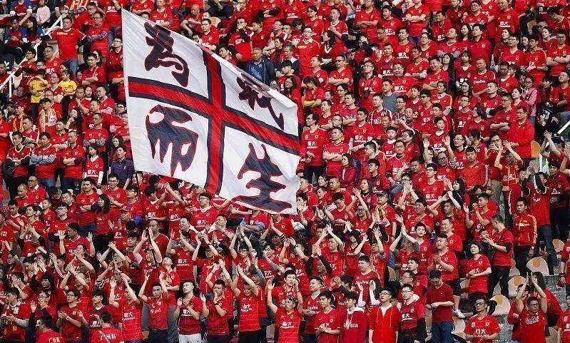 中国在建的12座专业足球场视频,伦敦有多少个专业足球场