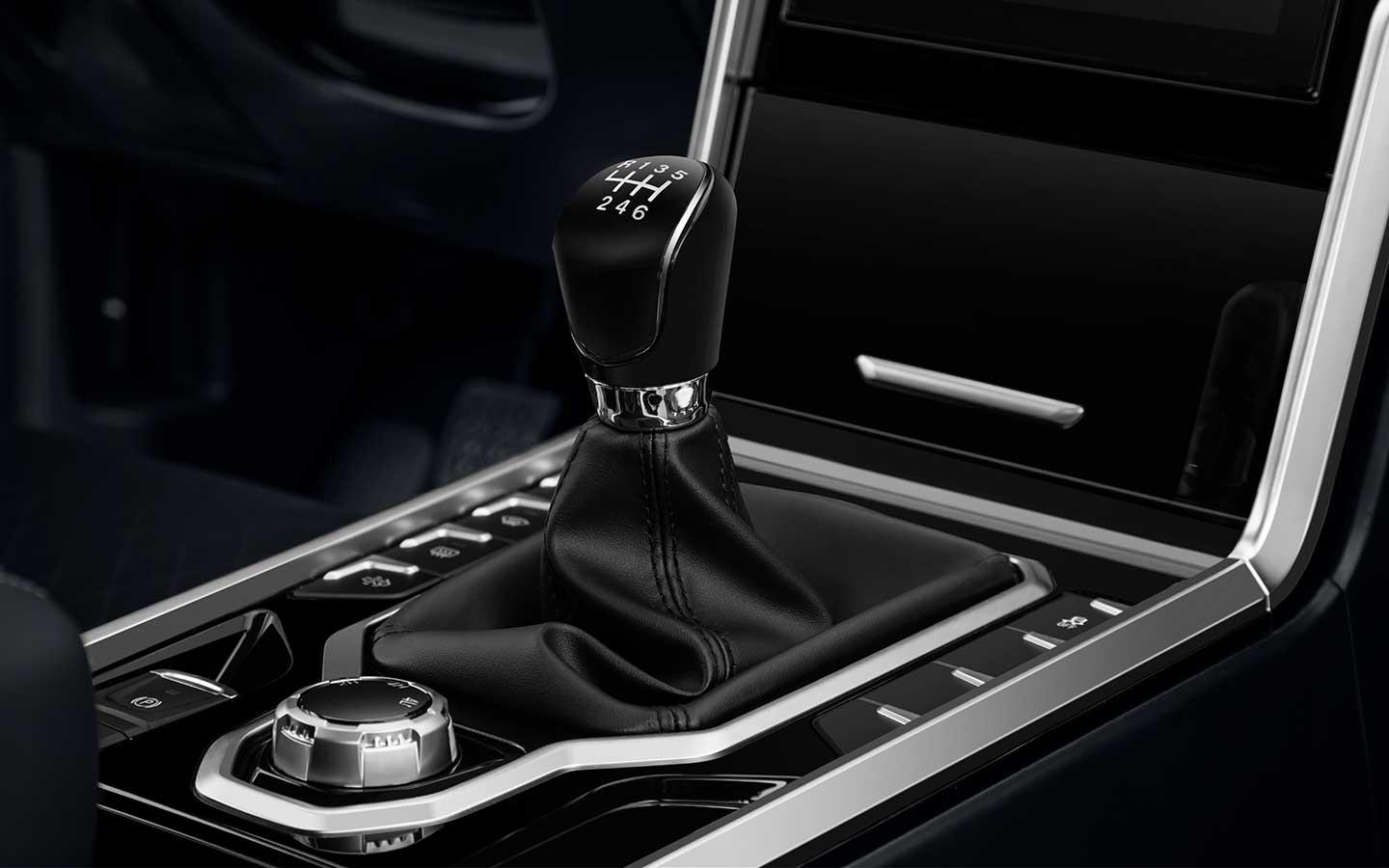 高端皮卡新秀江淮悍途悍行四方,江淮悍途2.0与2.5哪个动力好