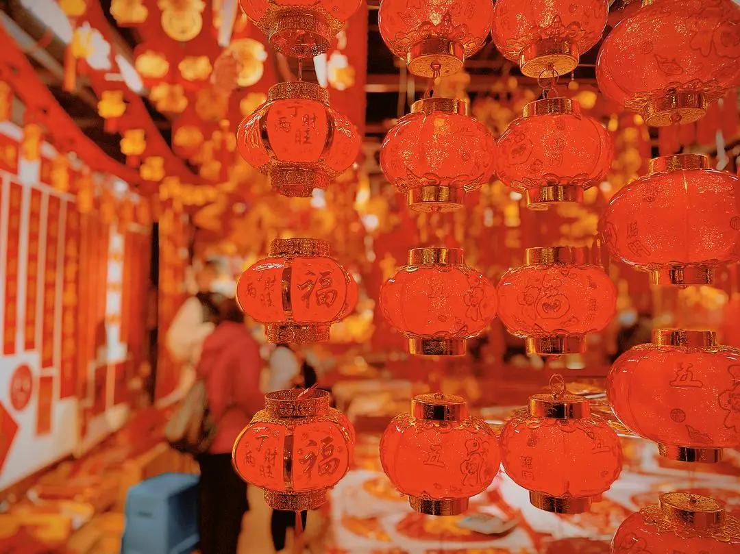 哪些瞬间让你觉得快过年了,哪个瞬间让你觉得过年了