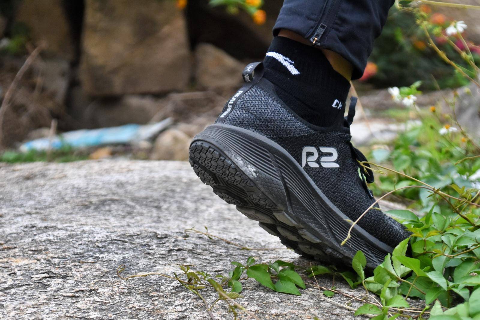 r2无极跑步鞋官方旗舰店,休闲鞋夏季2024慢跑鞋全新设计