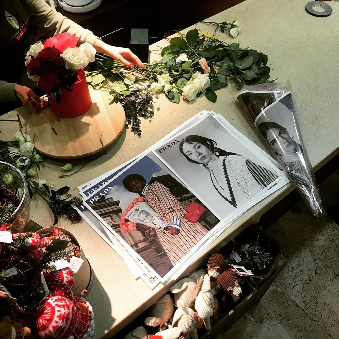 女王节，Prada鲜花让时尚破格融入日常