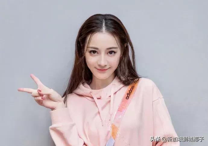 新加坡首位被环球签约艺人,新加坡形象代言人