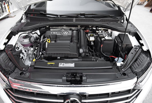 迈腾vs卡罗拉,新款车上市还能买到老款吗