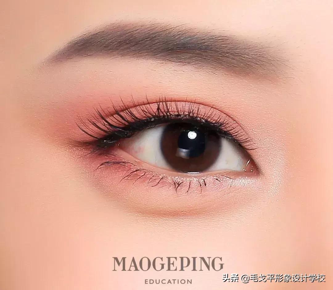 豆沙蜜桃色眼妆,蜜桃色眼妆怎么画好看