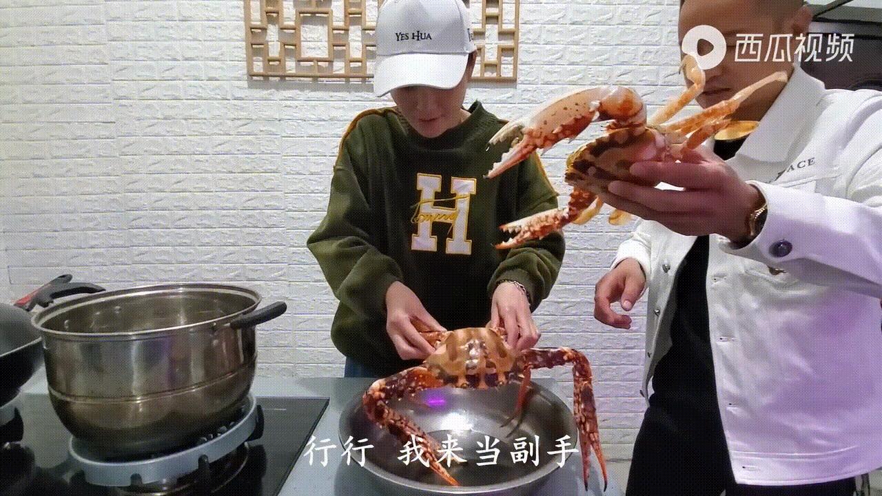 福建小伙抽干几百个水坑，带300万网友体验海边“开盲盒”