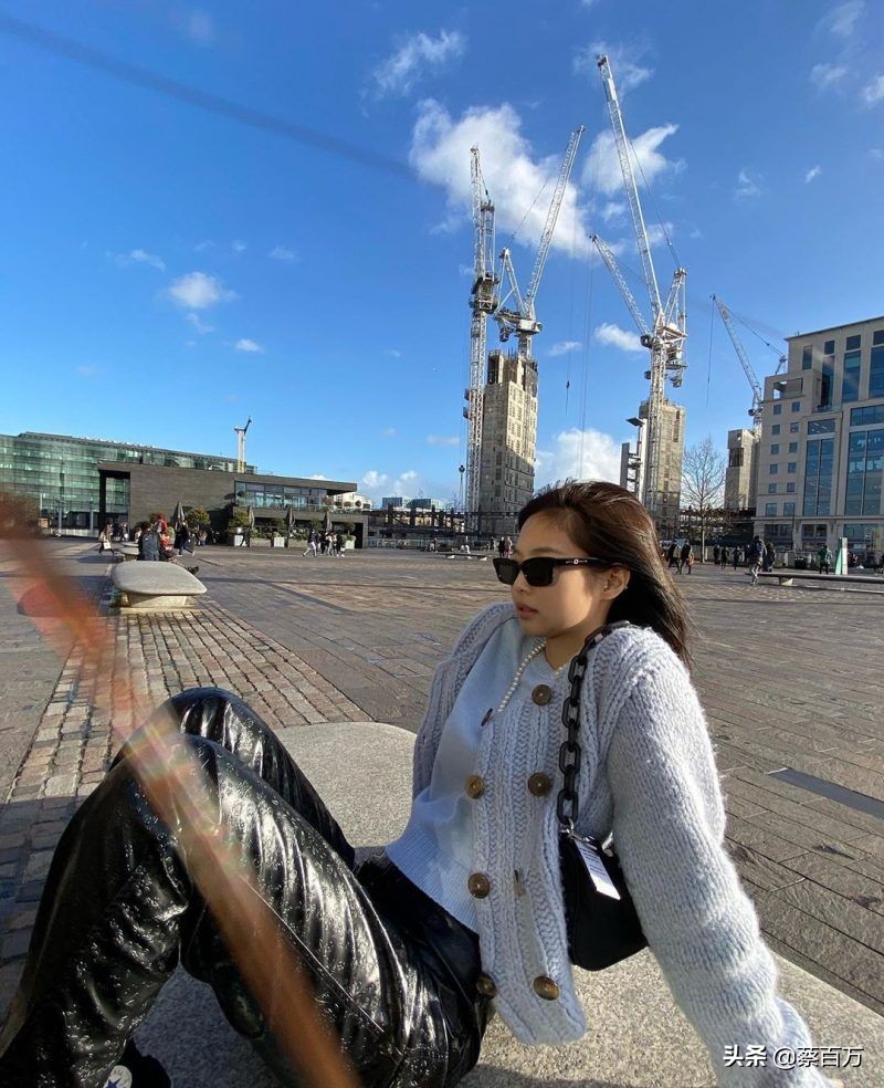 韩国小姐姐穿裙子露脐装,韩国小姐姐露肩