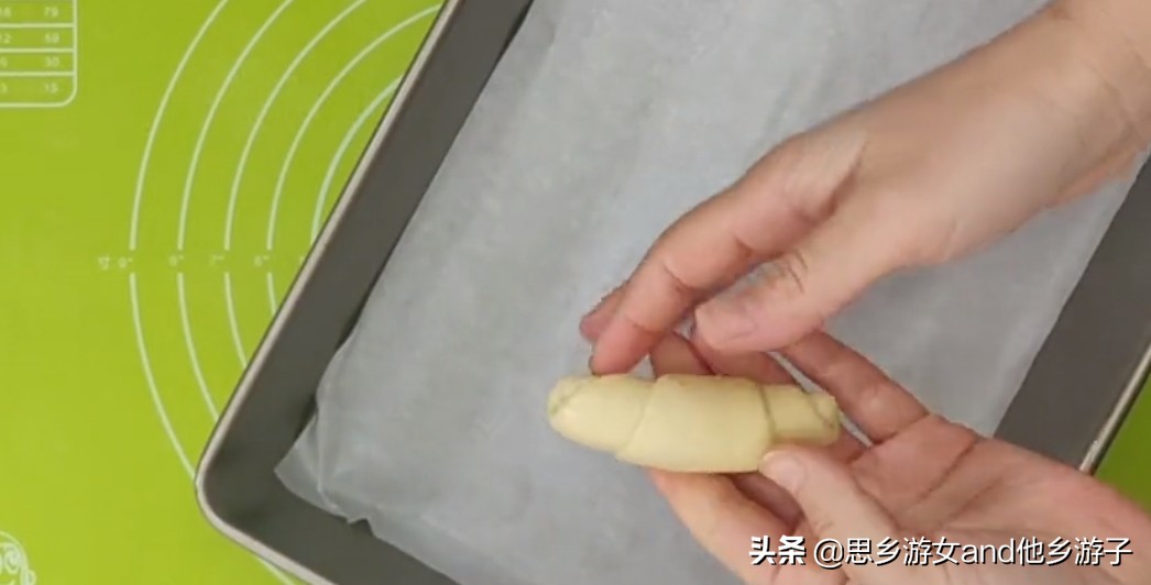 波兰种的牛角面包做法,波兰种牛奶吐司面包做法