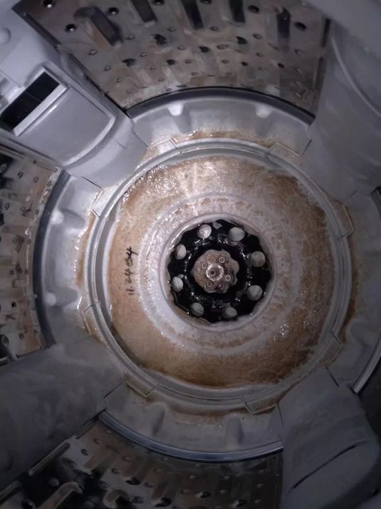 洗衣机长霉菌有异味？3个小妙招，衣物更干净