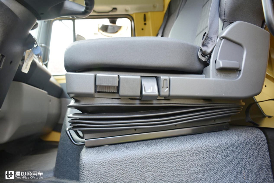 乌尼莫克和阿莫迪罗房车哪个大,阿莫迪罗乌尼莫克u5000房车