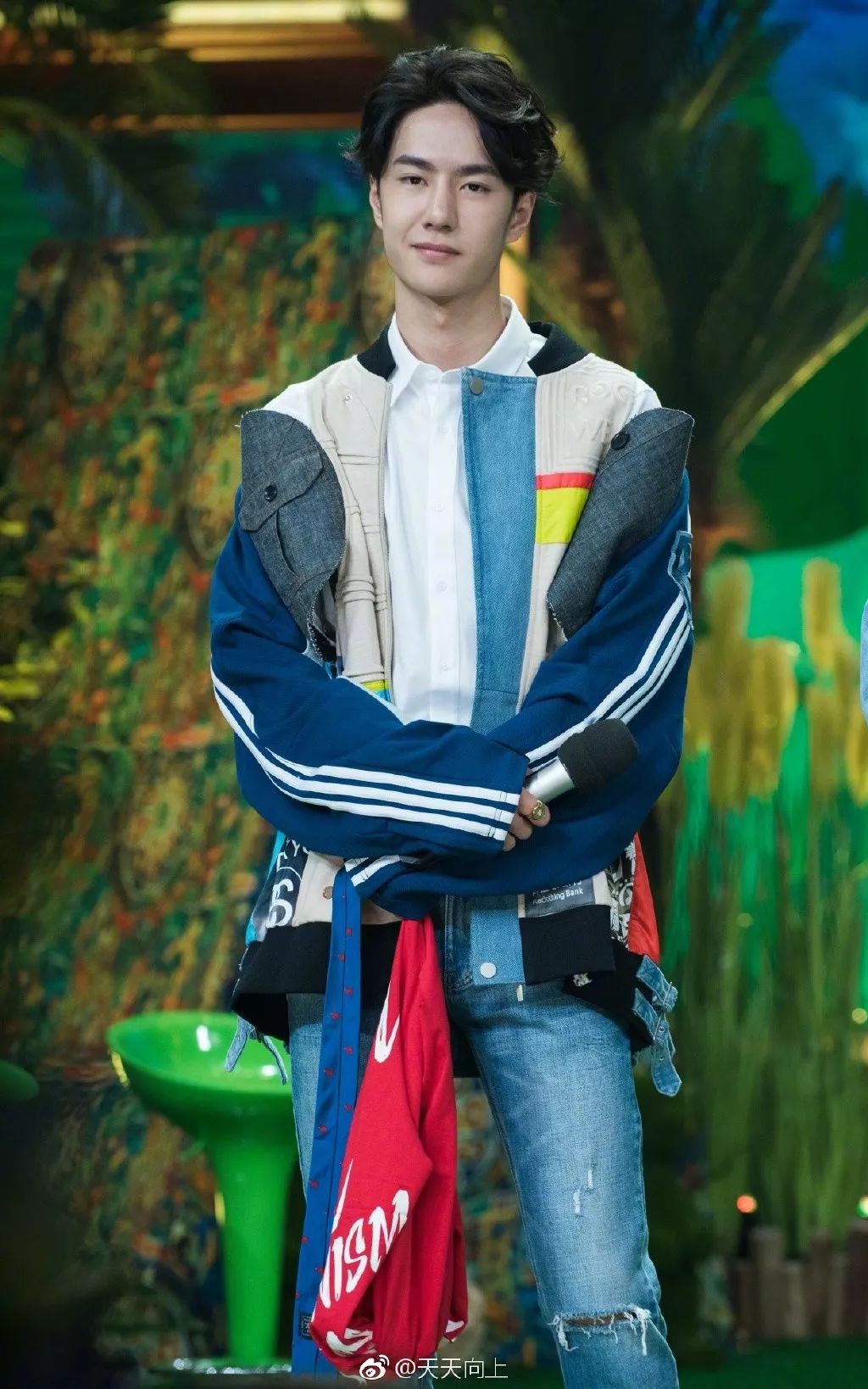 中国人只会跟风买名牌？80后女孩用旧衣改造成潮牌，燃炸上海滩