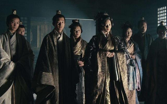 汉朝吕后杀戚夫人原因,吕后为什么会被狗咬死