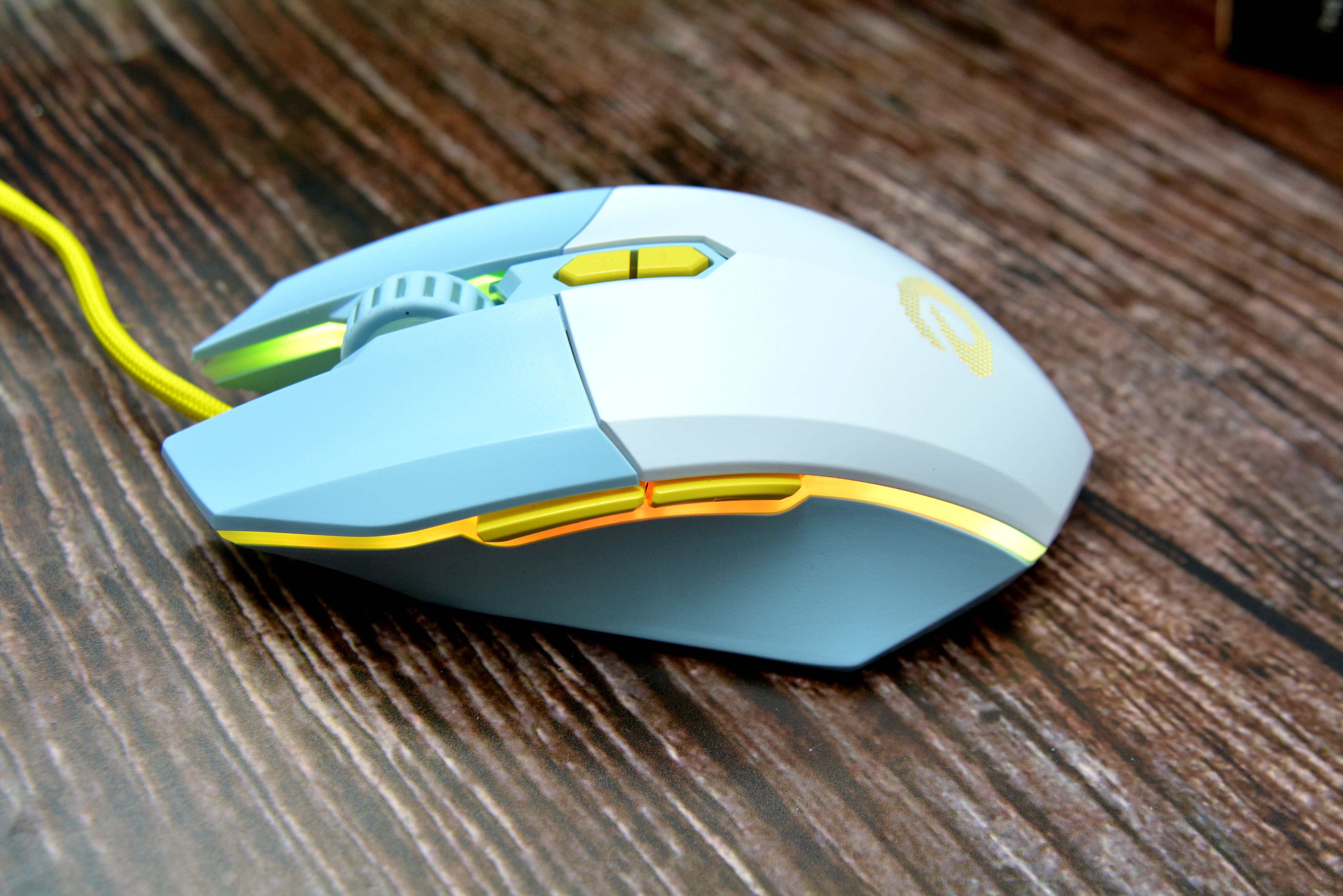 达尔优em910鼠标换微动,达尔优em910鼠标和雷蛇蝰蛇对比