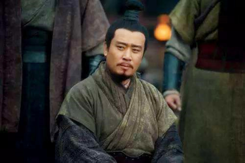 吕布是被曹操怎么弄死的,吕布被曹操杀死的阶段