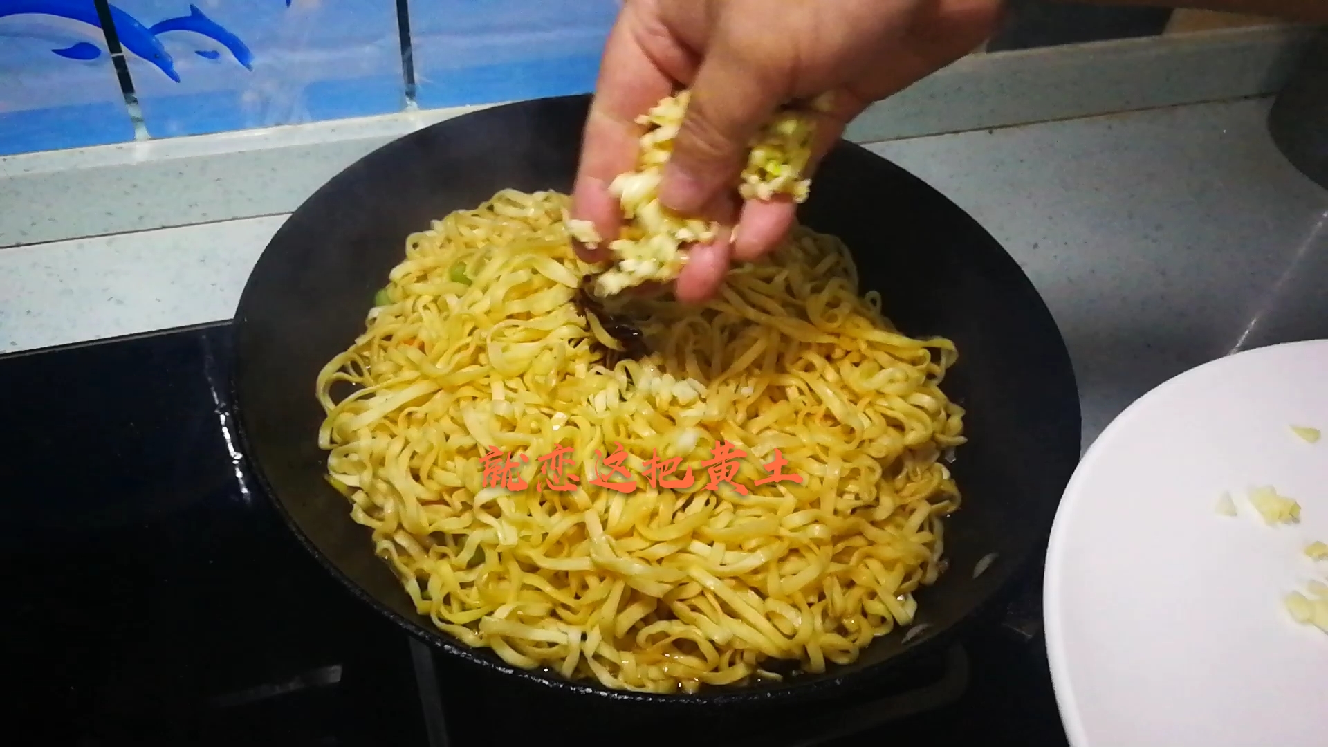 做焖面老是糊是怎么回事,西红柿土豆焖面怎么不糊锅