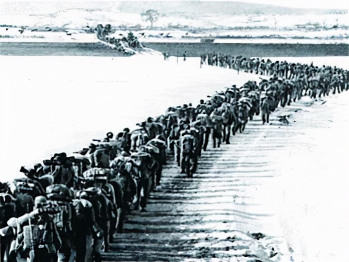 每秒6发炮弹落下，一平方米土地有76发炮弹爆炸，比长津湖更惨烈