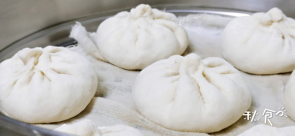 手把手教你做鲜肉包，发面、调馅用料是关键，汁鲜味美、暄软可口