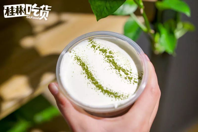 火遍全国的明星茶饮本宫的茶开到桂林了！凭口袋茶掀起了排队潮流