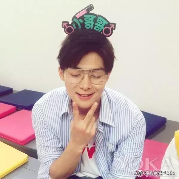 张铭恩颜值变化,百岁山张副官张铭恩