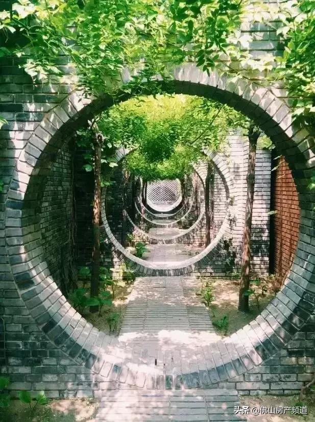 天边飘过故乡的云下句诗词,天边飘过故乡的云女声完整