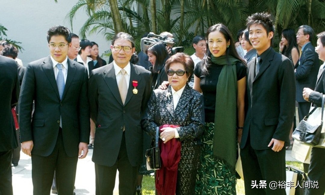 霍震霆独自一人逛超市,霍震霆出门为什么不带保镖