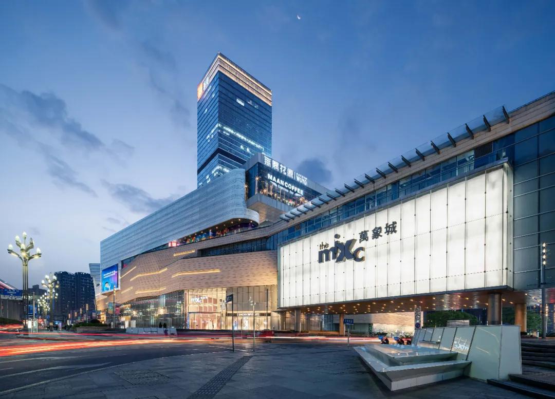 一座商场对一个城市的影响,万象城商业价值