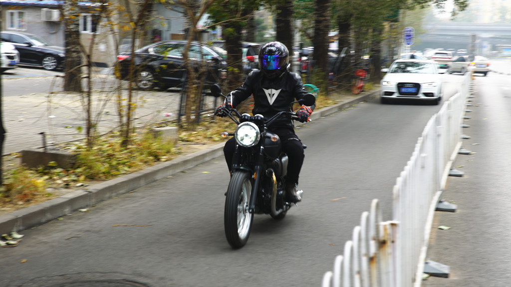 川崎z900rs与w800对比,川崎w800深度评测