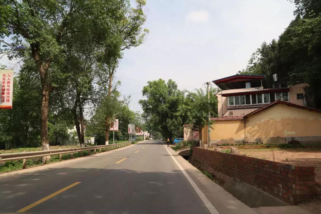 自驾旅游沿着g30高速公路看风景,沿g318去拉萨一路海拔