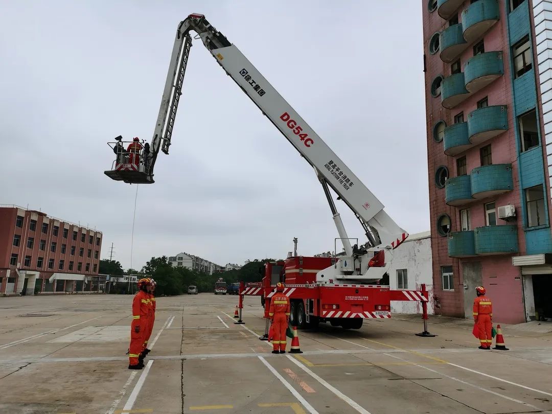 紧扣实战夯基础，苦练本领促提升--徐州市消防救援支队举高消防车驾驶员培训纪实