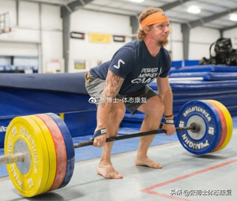 背部训练后腰椎疼怎么回事,训练背阔肌的时候腰椎疼痛