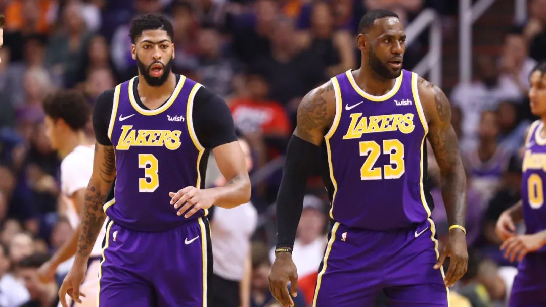 围绕球星建队教程,围绕巨星们建队阵容搭配